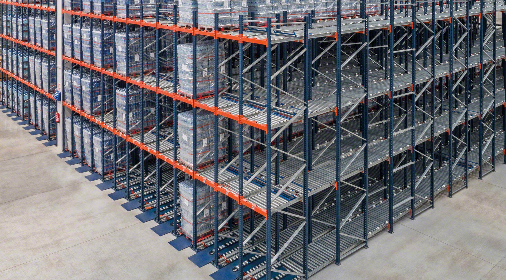 Foto Pallet Rack Racking System Racks dinámicos | Paletización | www.mecalux.com.ar