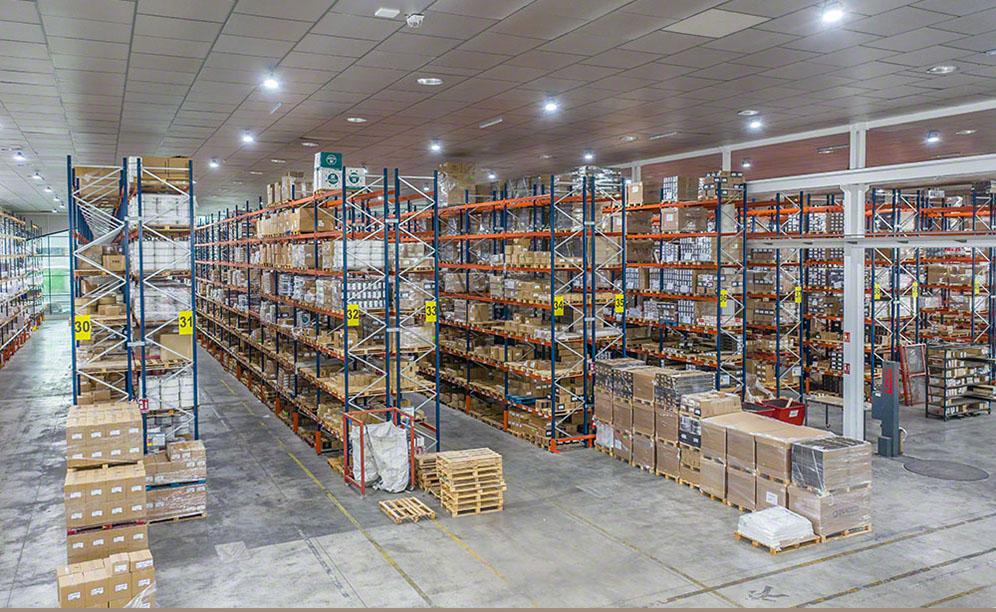 Tres sistemas de almacenamiento de Gaviota en su depósito de Villena (España)