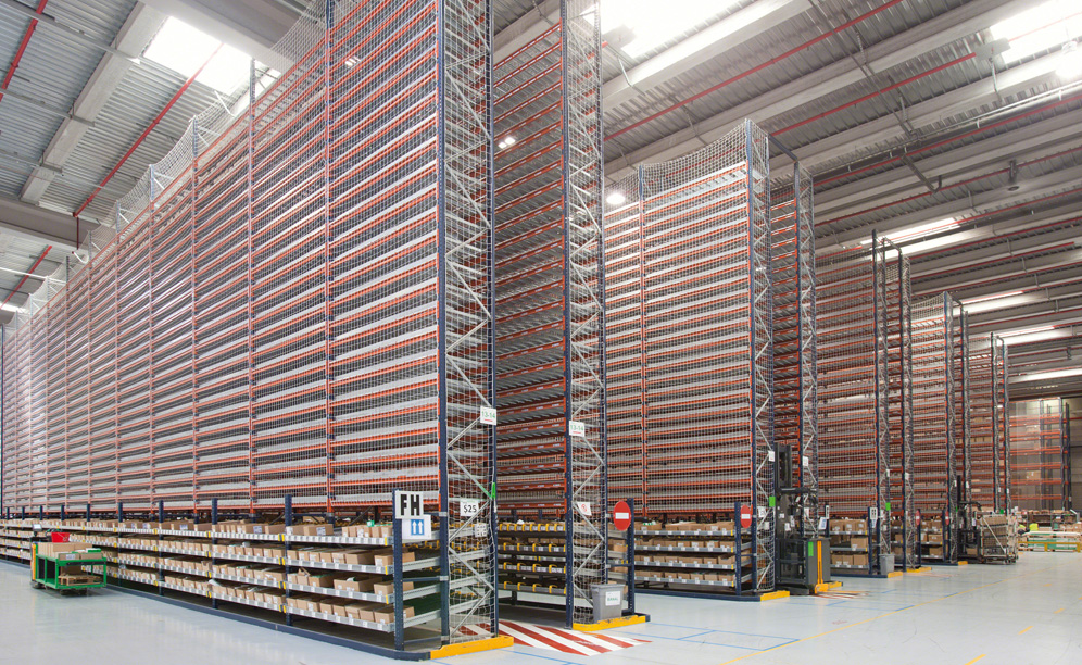El nuevo depósito de 22.000 m² está equipado con distintos sistemas de almacenamiento que se adaptan a su amplia variedad de productos